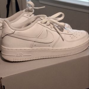 Nike low top Air Force 1.